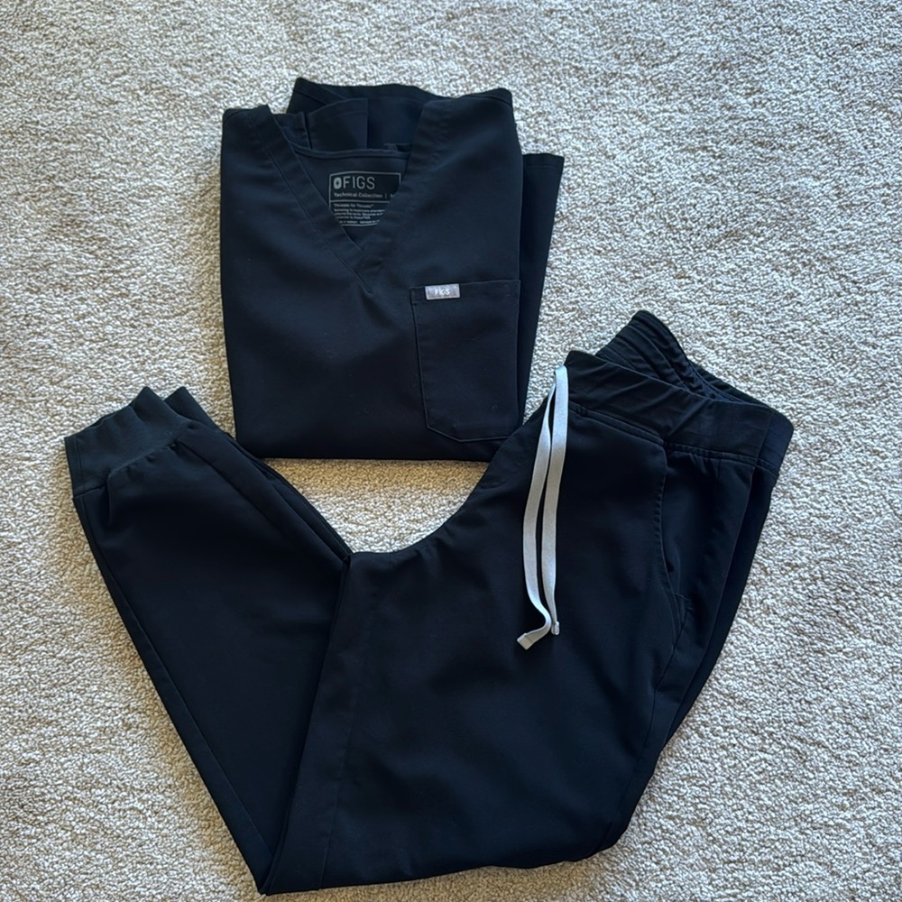 Figs Scrubs - Zamora jogger bottoms, Catarina one pocket scrub top